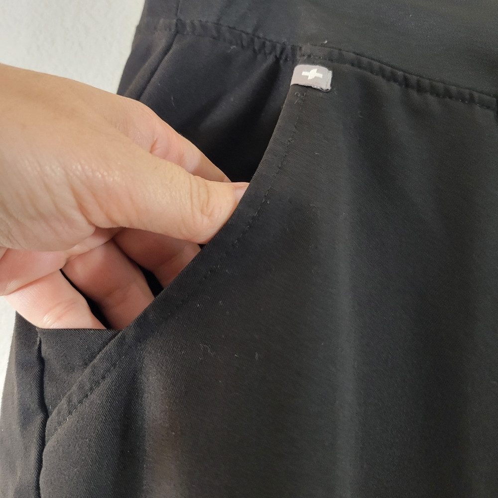 FIGS Zamora black technical collection high rise jogger medical scrub pants - Picture 6 of 12